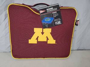 lot 16 image: New Minnesota Gophers Bleacher Cushion