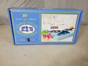 lot 19 image: New Nordic Ware 3D Cookie Cutter Set