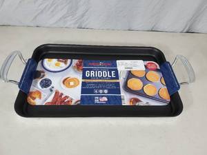 lot 37 image: New Nordic Ware High Sided Double Burner Griddle