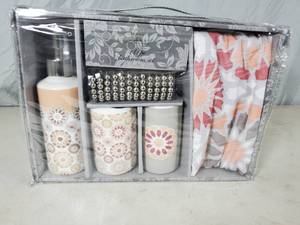 lot 54 image: New 16 Piece Bathroom Set