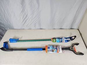 lot 69 image: 2 New Unger Professional Reach Tools  Grabbers