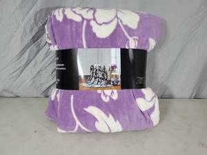 lot 74 image: New Queen Mirco Fleece Printed Blanket