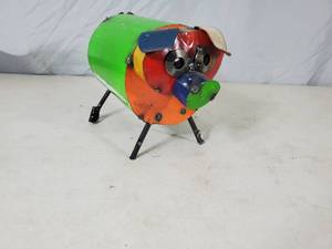 lot 93 image: New Handmade Recycled Metal Garden Art Pig