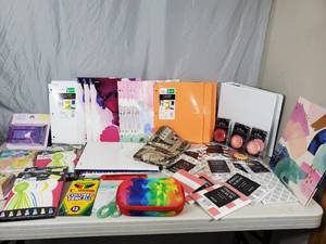 lot 121 image: Craft, Office, and School Supplies