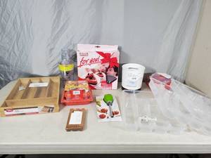 lot 143 image: New Kitchen Items
