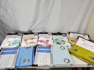 lot 148 image: 8 New Assorted Window Panels  Curtains