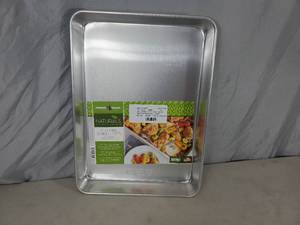 lot 152 image: New Nordic Ware High Sided Sheet Pan
