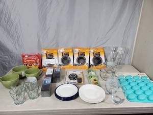 lot 161 image: Large Assortment of New Kitchen Items