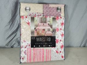 lot 193 image: New Queen Quilt Bedding Set