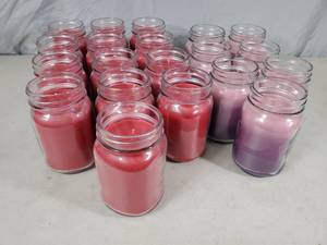 lot 222 image: 20 New Soy Blend Candles