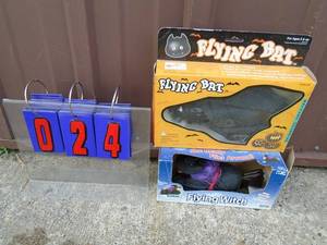 Flying bat battery operated & witch. As shown.