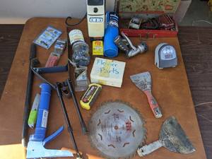 lot 51 image: Vintage Wen Soldering Gun Still in Original Metal Case And More Tools
