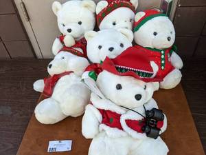 lot 72 image: 6 Santa Bears