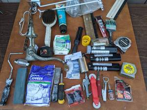 lot 79 image: Assorted Hand Tool Bundle