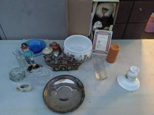 lot 102 image: Tulu the Eskimo Doll, Glass and Ceramic Bundle