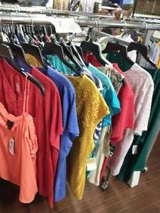 lot 7 image: LOT OF WOMENS WOMENS TOPS SIZE XXL