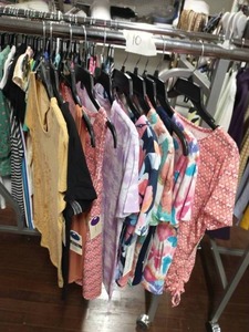 lot 10 image: LOT OF WOMENS TOPS SIZE S