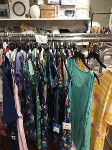 lot 12 image: LOTS OF WOMENS TOPS SIZE XL