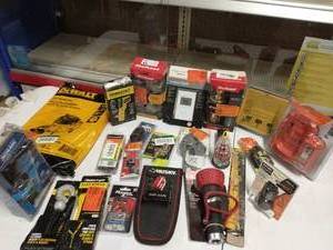 lot 72 image: LOT OF MIXED SMALL ITEMS