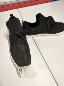 lot 83 image: MENS SHOES  SIZE 13