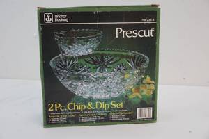 Chip and dip set