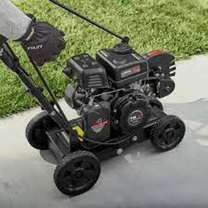 lot 7 image: Legend Force 79 cc Gas 4-Cycle Edger - NEW