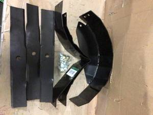 Original Equipment 48 in. Mulching Kit with Blades for Commercial Lawn Mowers (2021 and After) by DEWALT Customer Returns See Pictures