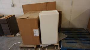 Brand New Smart Cabinetry  VS2D3618L---Sheffield-Polar White
