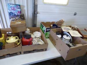 lot 51 image: Large Antique Lot