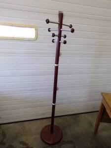 lot 52 image: Coat Tree