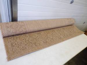 lot 56 image: 5 x 7 Rug