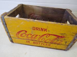 lot 66 image: Vintage Coke Cola Crate