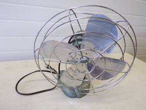 lot 67 image: Vintage Fan
