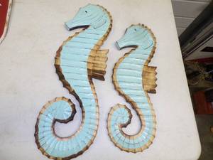 lot 18 image: 2 Wooden Wall Hanging Seahorses