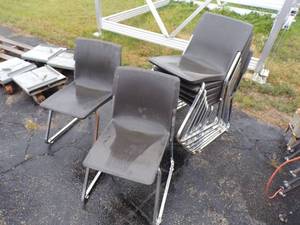 lot 30 image: Nice Lot of Stackable Chairs Perfect for the Holidays