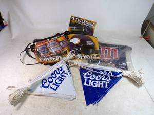 lot 31 image: Lot of Party String Banners Vikings, Twins and others