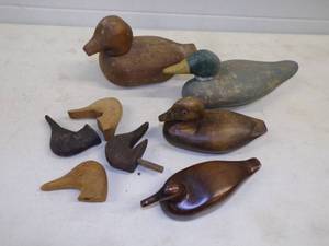 lot 34 image: 4 Wood Carved Ducks with Miscellaneous Heads