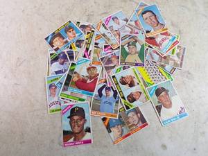lot 89 image: Lot of 35 1965 Topps Baseball Cards