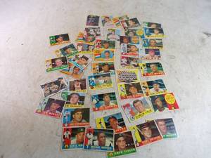 lot 90 image: Lot of 40 1960 Topps Baseball Cards