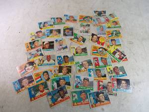 lot 91 image: Lot of 40 1960 Topps Baseball Cards