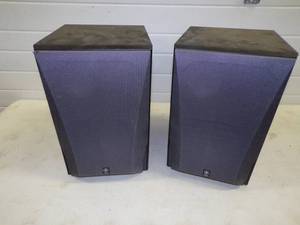 lot 106 image: 2 High-end Yamaha Speakers Model # NS-9630
