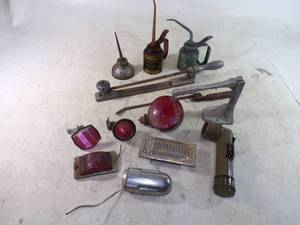 lot 117 image: Vintage Tools, Car Accessories, and Oilers