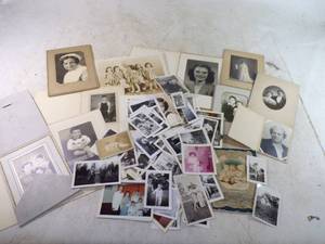 lot 119 image: Nice Lot of Vintage Photographs