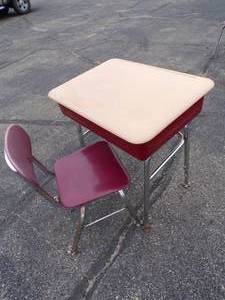lot 121 image: Adjustable Vintage Childs Desk and Chair Perfect for Home School or Homework Station