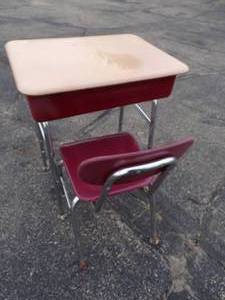 lot 122 image: Adjustable Vintage Childs Desk and Chair Perfect for Home School or Homework Station