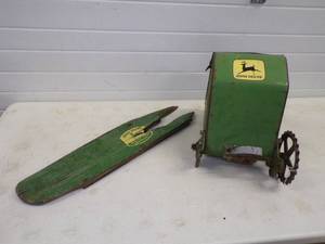lot 127 image: John Deere Seed Hopper Vintage Wood John Deer Part