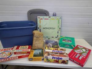 lot 134 image: Large Vintage Lot of Games with Tote