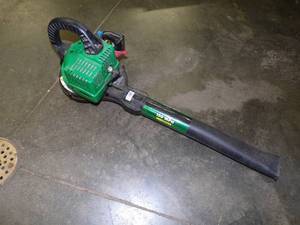 lot 138 image: Weed Eater Leaf Blower  Tested and Runs