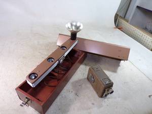 lot 145 image: Working 8mm Brownie Movie Camera and Photo Light Bank with Metal Case