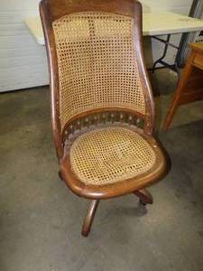 lot 162 image: Fantastic Early 20th Century Dest Chair